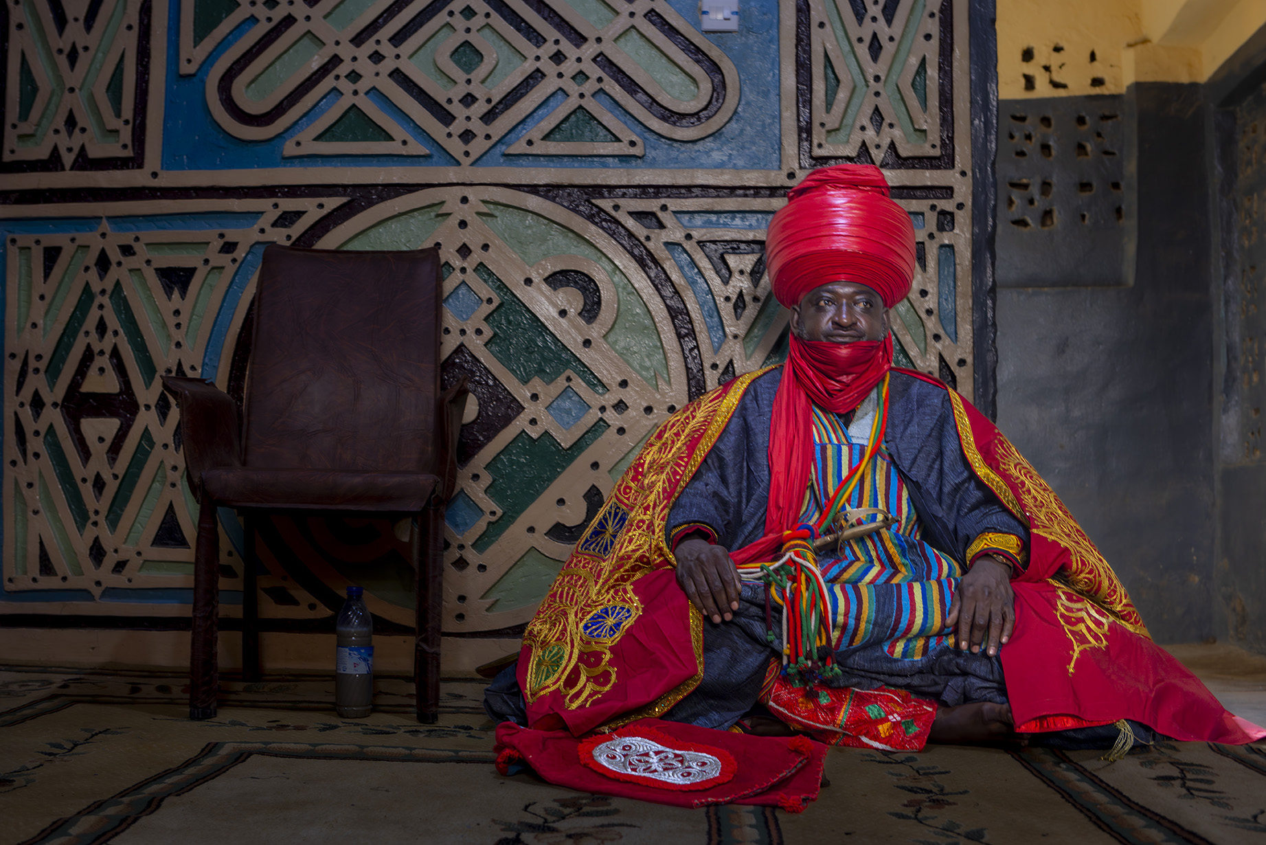 Maga Isa (Head of the Palace Guides)